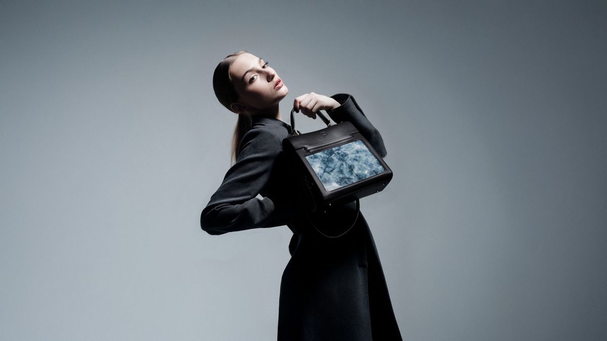 Luxusní kabelka poslouží jako digitální plátno, design mění jako chameleon